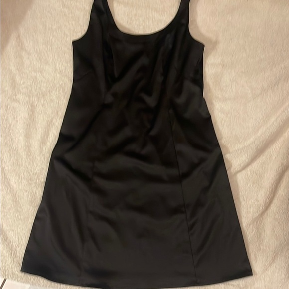 Madison Leigh Elegant Black Garment - Picture 1 of 6